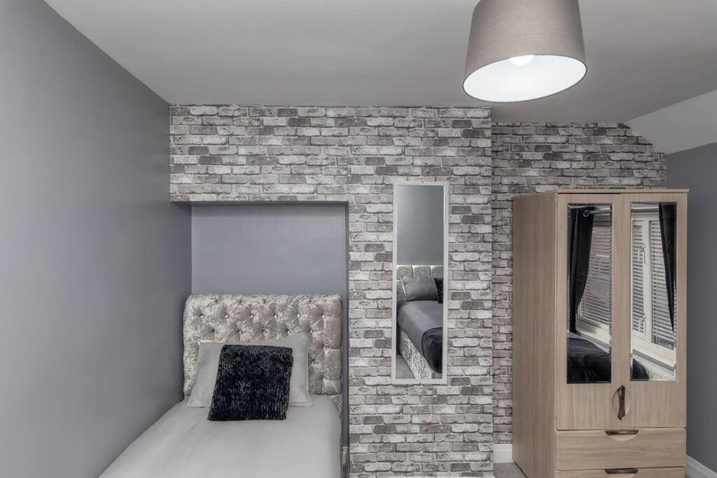 Apartment Town Centre Town House Free Wifi And Free On Street Parking