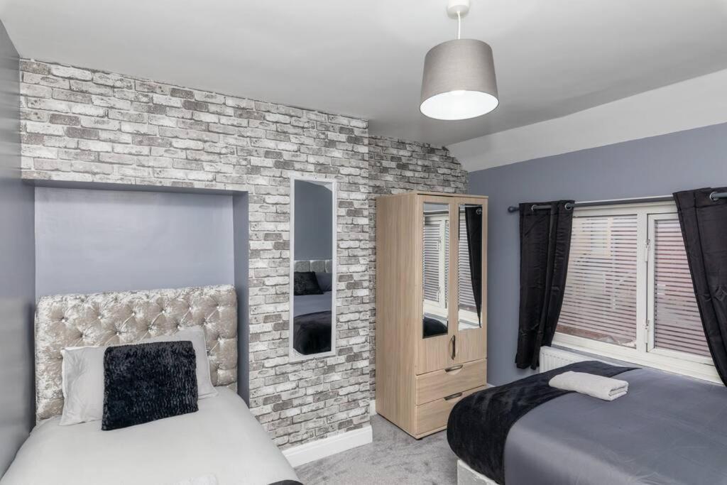 Apartment Town Centre Town House Free Wifi And Free On Street Parking *
