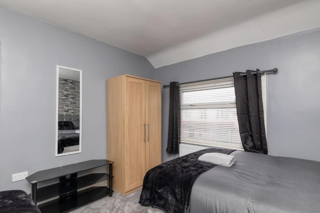 Town Centre Town House Free Wifi And Free On Street Parking * Middlesbrough