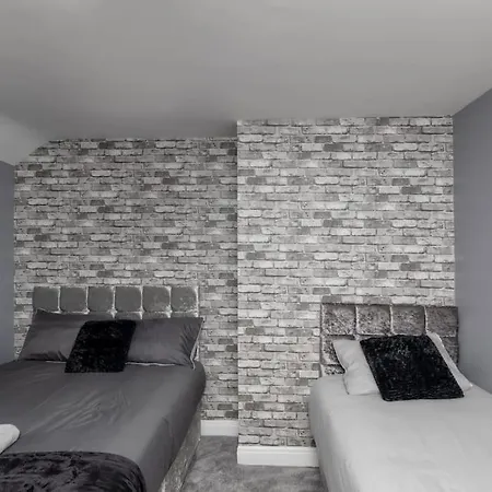 Town Centre Town House Free Wifi And Free On Street Parking Apartment Middlesbrough Exterior photo