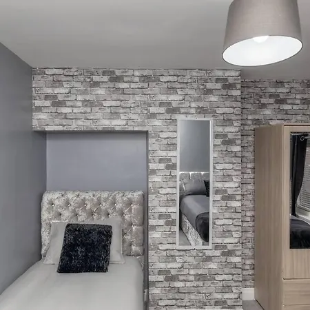 Town Centre Town House Free Wifi And Free On Street Parking Apartment Middlesbrough Exterior photo