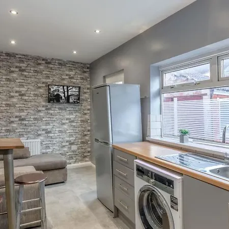 Town Centre Town House Free Wifi And Free On Street Parking Apartment Middlesbrough Exterior photo