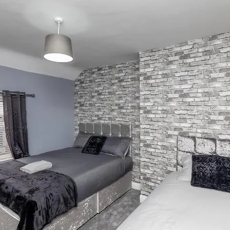 Town Centre Town House Free Wifi And Free On Street Parking Apartment Middlesbrough Exterior photo