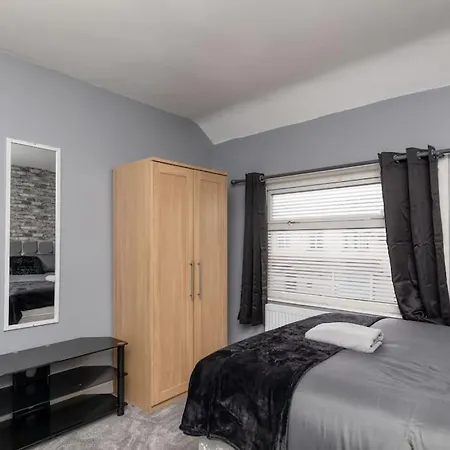 Town Centre Town House Free Wifi And Free On Street Parking Apartment Middlesbrough Exterior photo