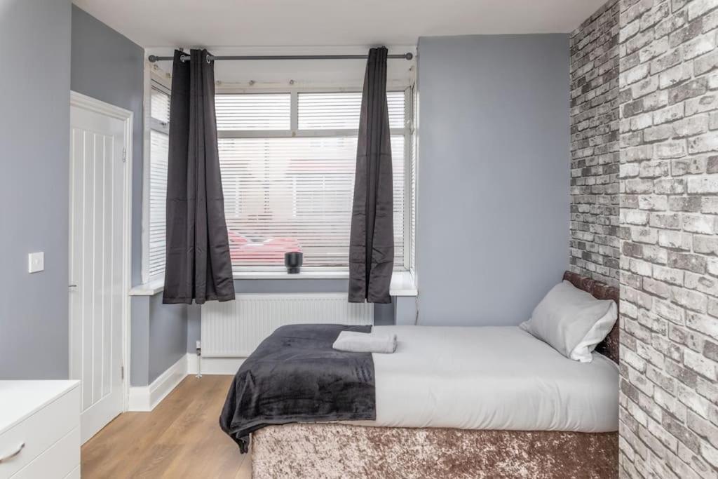 Town Centre Town House Free Wifi And Free On Street Parking Appartement